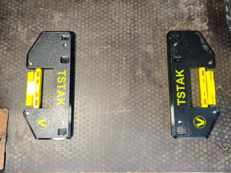 Fixations pour véhicules compatibles avec modules Pro-Stack et TSTAK