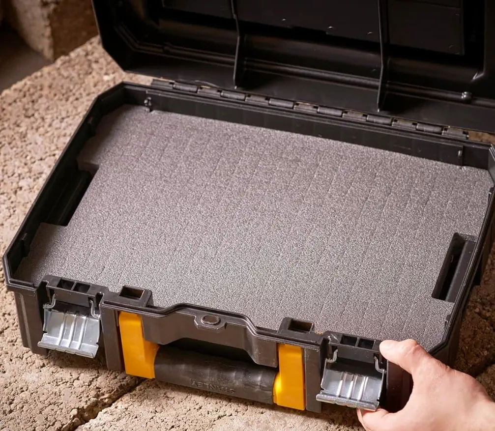 Organiseur rigide avec mousse découpable pour les outils