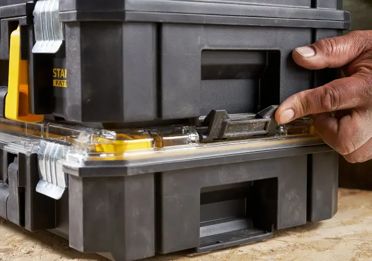 Stanley Fatmax Pro-Stack avec clips latéraux pour empiler