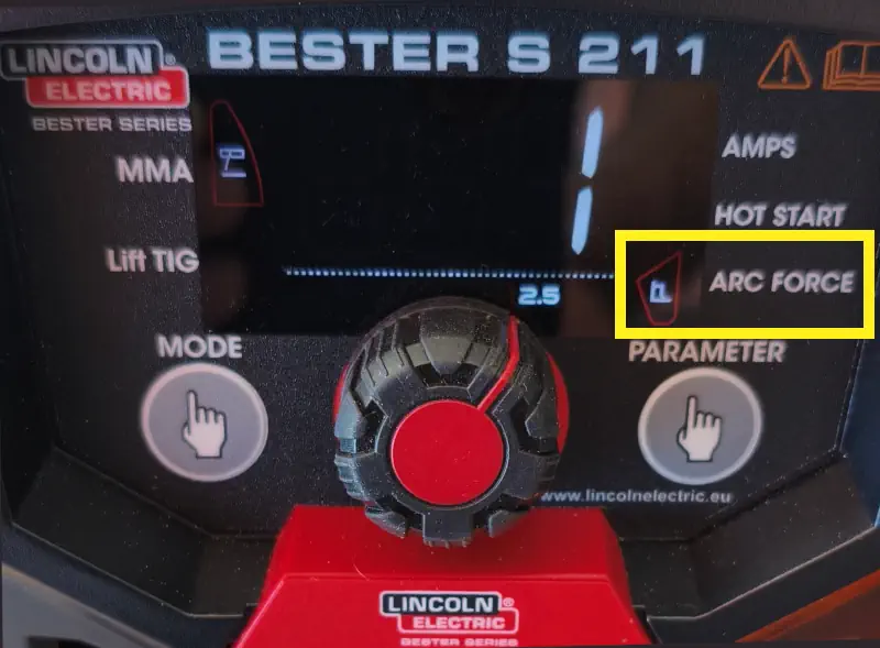 Écran du poste Bester S 211 pour le réglage de l'assistance Arc Force en MMA