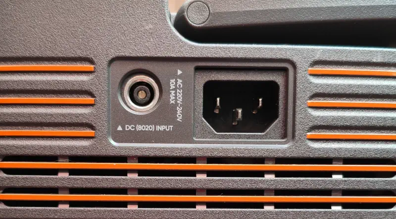 Port 8020 d'entrée pour panneaux solaires du Jackery Explorer 500 V2
