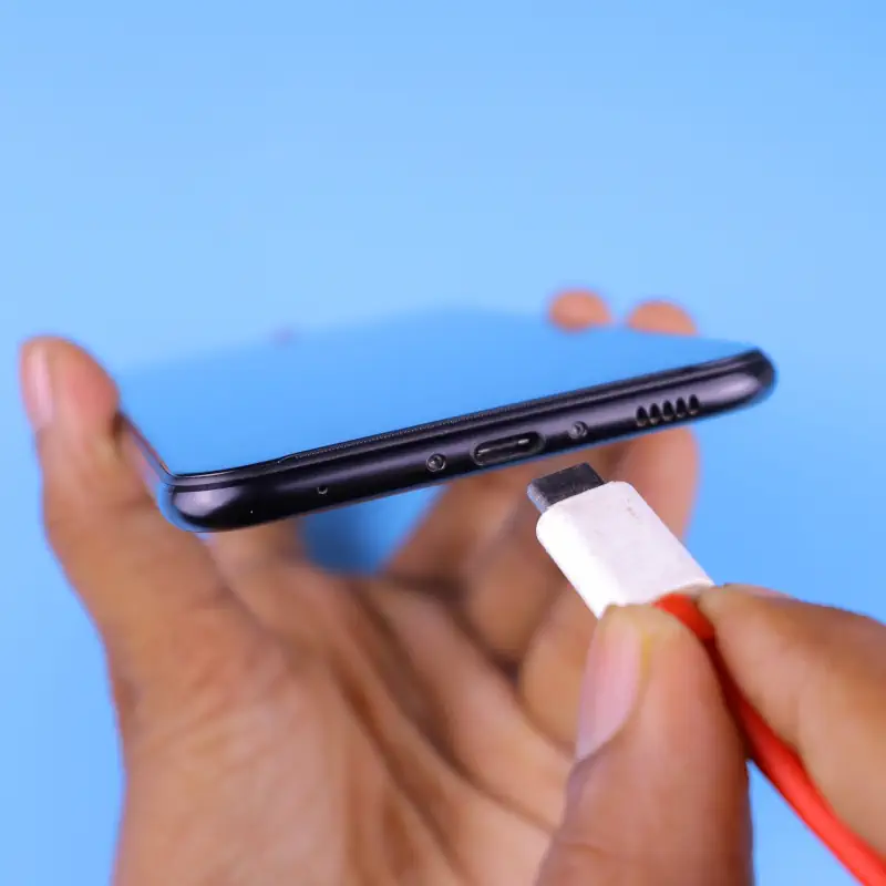 Recharge d'un smartphone avec batterie lithium